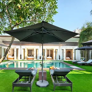 Villa Big & Private 9 Bed, 9 Bath, Viola Villa, Pool, Location, Seminyak (Bali)